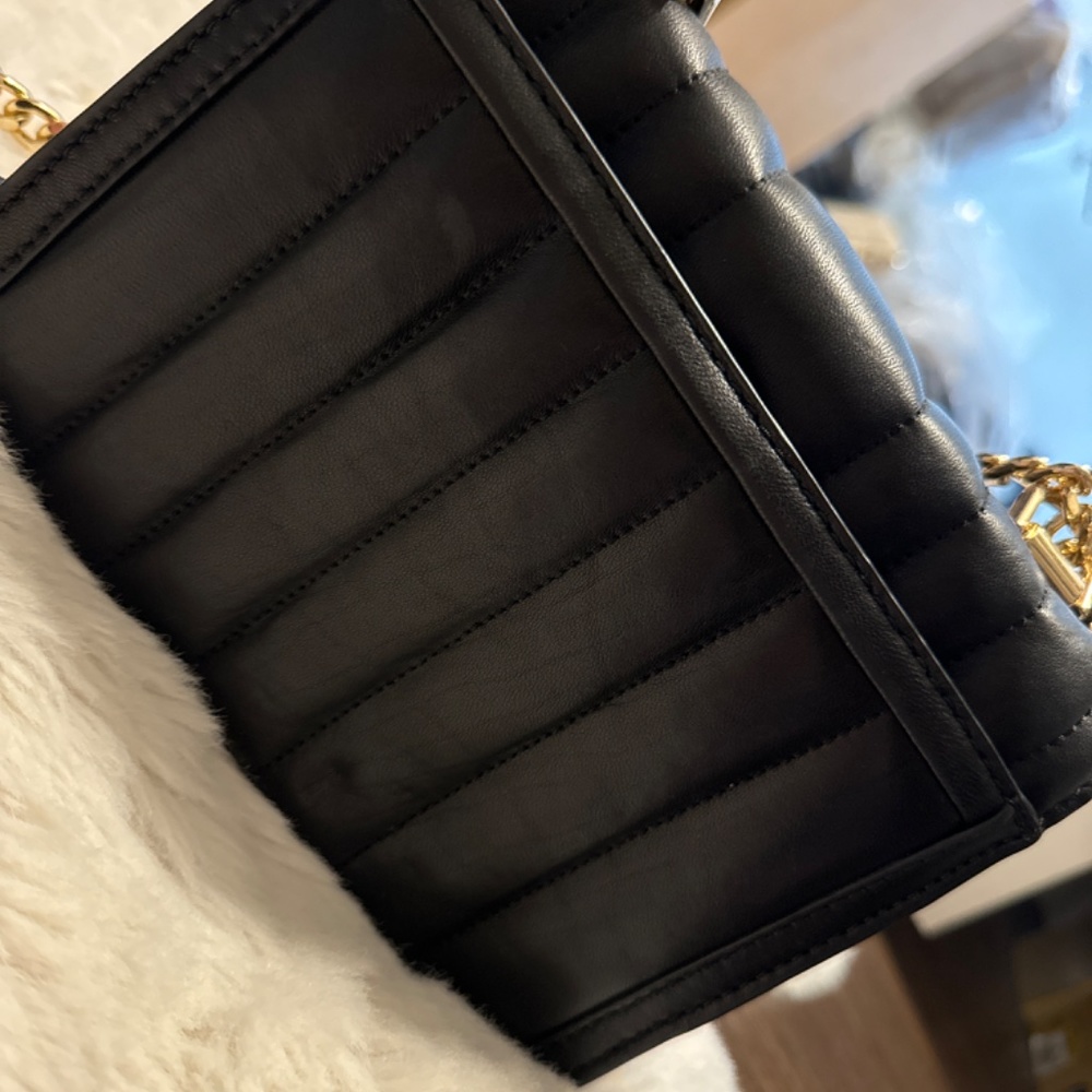 Michael Kors - Picture 2 of 3